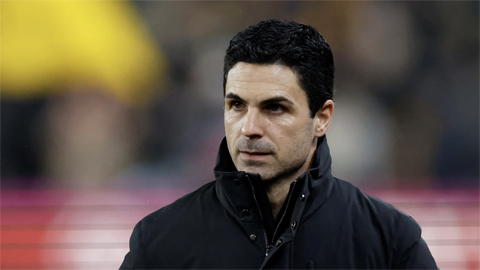 Simone Inzaghi celebrating with his Inter Milan players after beating Barcelona.