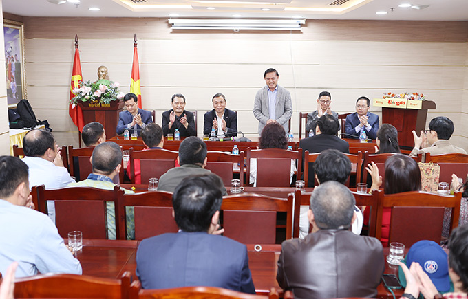 Phó Chủ tịch VFF Trần Anh Tú chúc Tạp chí Bóng đá tiếp tục gặt hái nhiều thành công trong năm mới 2026