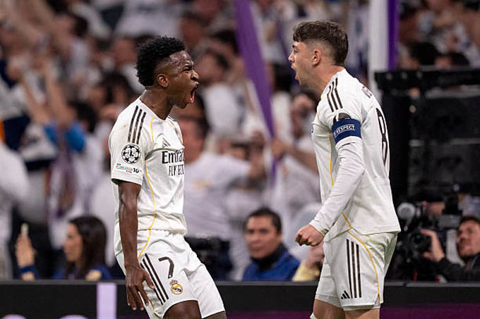 Vinicius giúp Real Madrid vượt qua Benfica ở vòng play-off Champions League