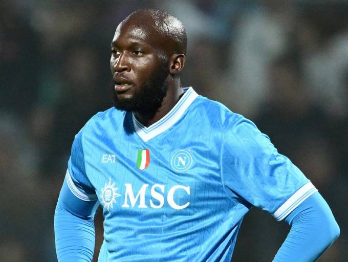 Ánh mắt thất thần của Lukaku khi đá hỏng 11m trước Como ở Coppa Italia