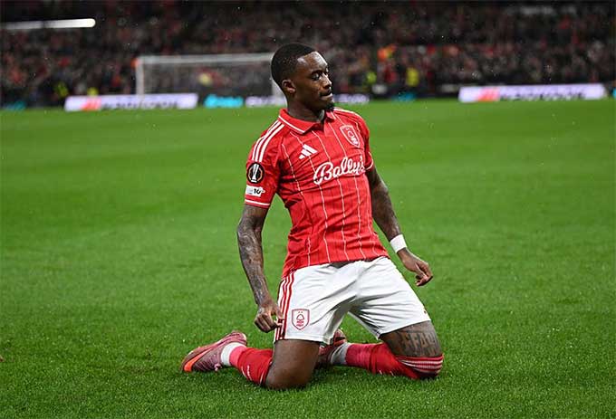 Nottingham Forest thắng Fenerbahce với tổng tỷ số 4-2