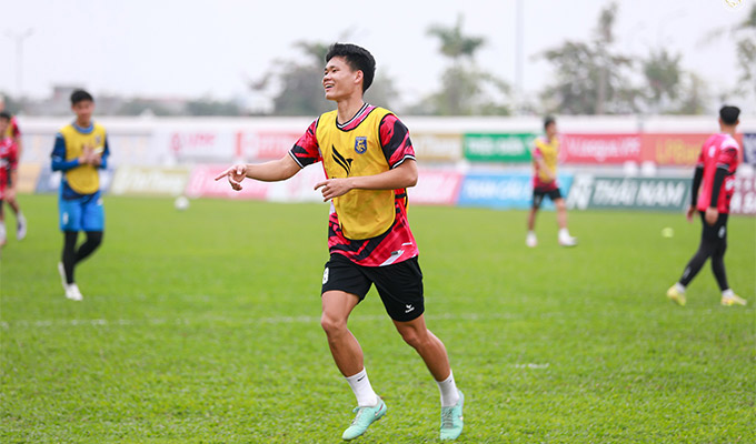 Lê Văn Hà đã bắt đầu tập luyện cùng đội bóng mới - Ảnh: BNFC
