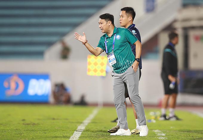 Màn tái xuất của HLV Vũ Hồng Việt nhận được kỳ vọng lớn ở Nam Định - Ảnh: Đức Cường