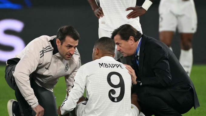 Kylian Mbappe dính chấn thương trong trận gặp Celta Vigo năm ngoái
