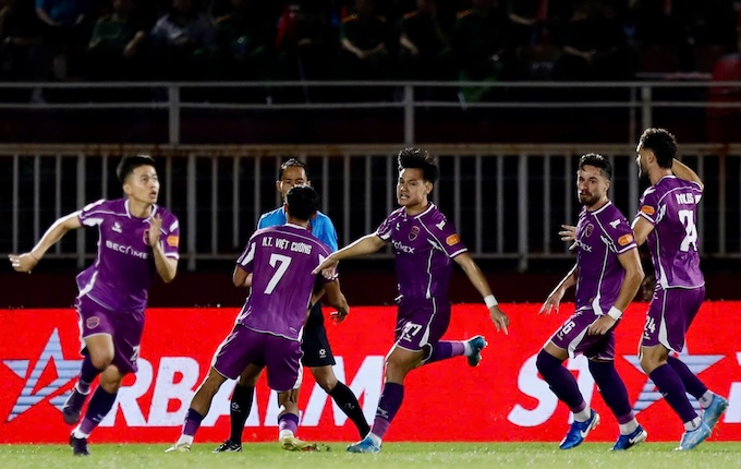 Niềm vui của các cầu thủ Becamex TP.HCM. Ảnh: ASnh Khoa 