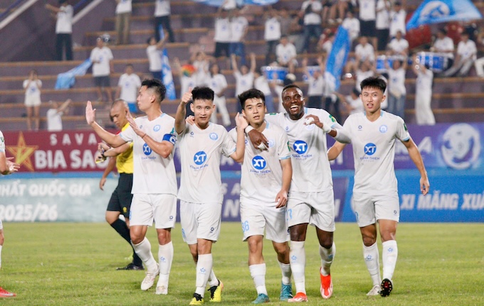 Niềm vui của các cầu thủ Phú Thọ. Ảnh: CTV