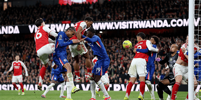 Đây là cả một "nghệ thuật sắp đặt" của Arsenal