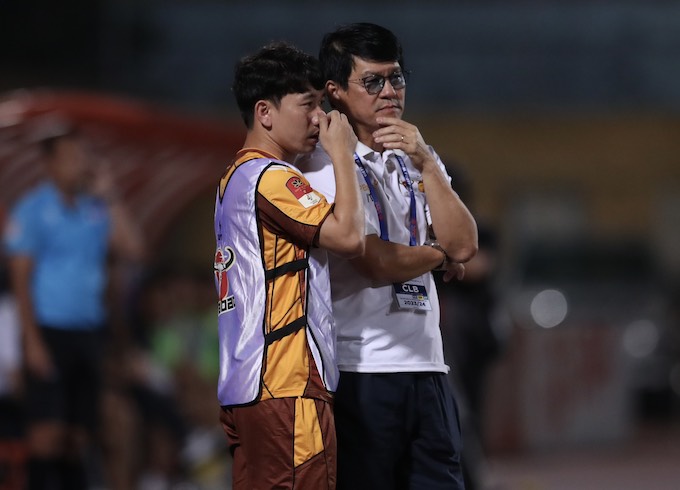 HLV Vũ Tiến Thành được kỳ vọng sẽ giúp Ninh Bình ổn định lại nội bộ, tìm lại phong độ tốt nhất trong thời gian tới - Ảnh: Đức Cường 