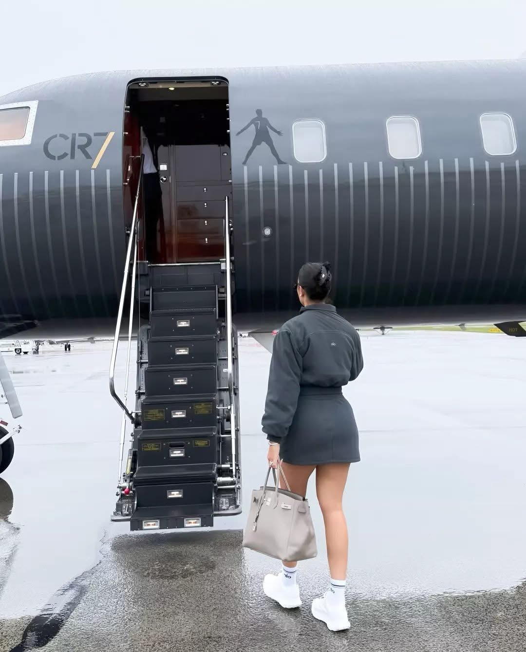 Ronaldo đã đưa Georgina và những đứa con rời khỏi Saudi Arabia?