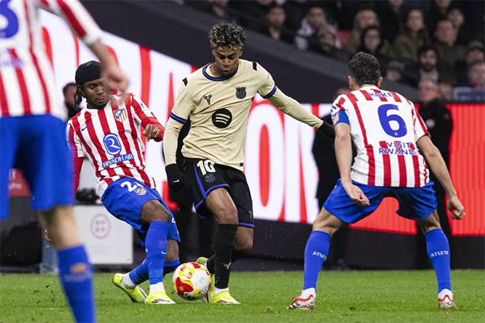 Anh luôn bị đẩy vào thế "khó ở"