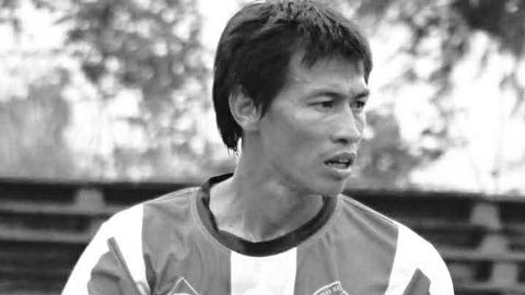 Simone Inzaghi celebrating with his Inter Milan players after beating Barcelona.