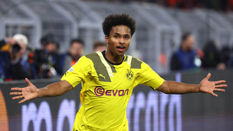 Mục tiêu của MU trì hoãn gia hạn hợp đồng với CLB chủ quản