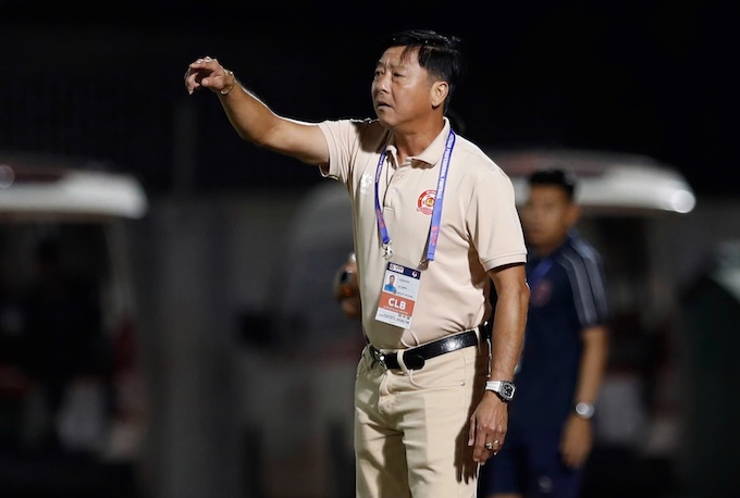 HLV Lê Huỳnh Đức sẽ làm gì để giúp CA TP.HCM tìm lại chiến thắng. Ảnh: Anh Khoa 