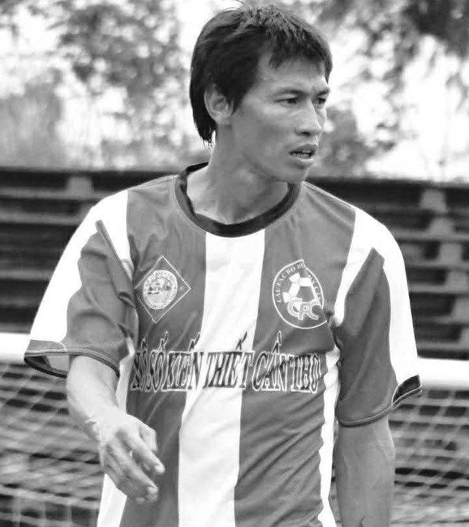 Tiền đạo Minh Nghĩa đột ngột qua đời, hưởng dương 49 tuổi