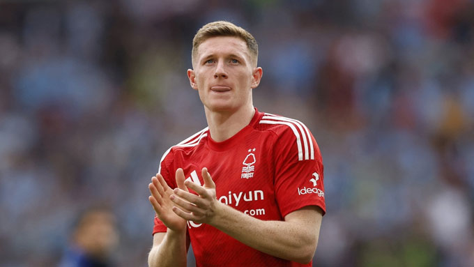 Elliot Anderson trong màu áo Nottingham Forest