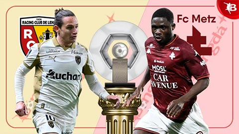 Simone Inzaghi celebrating with his Inter Milan players after beating Barcelona.