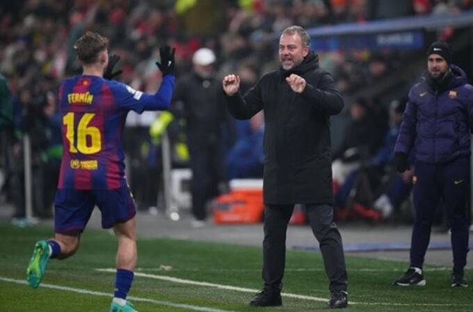 HLV Hansi Flick đang tìm cách tạo cơ hội cho Lopez ra sân thường xuyên hơn