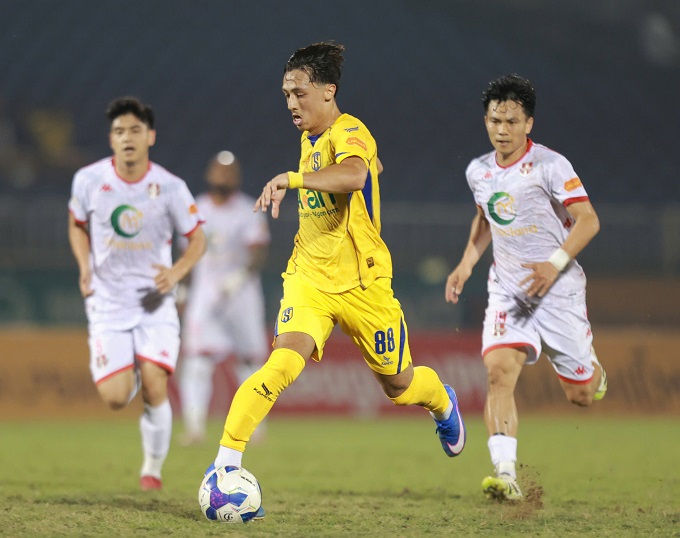 SLNA giành trọn 3 điểm trên sân nhà - Ảnh: Đức Cường 
