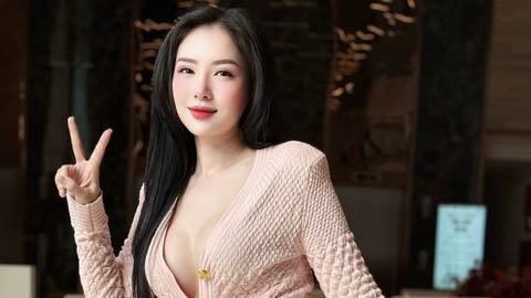 Simone Inzaghi celebrating with his Inter Milan players after beating Barcelona.