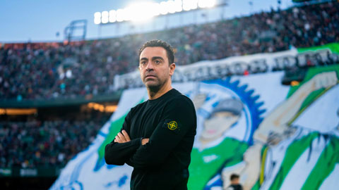 Simone Inzaghi celebrating with his Inter Milan players after beating Barcelona.