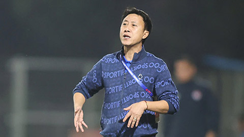 Simone Inzaghi celebrating with his Inter Milan players after beating Barcelona.
