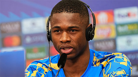 Simone Inzaghi celebrating with his Inter Milan players after beating Barcelona.