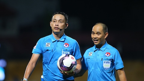 Trọng tài Ngô Duy Lân và Nguyễn Trung Hậu vượt qua kỳ sát hạch VAR của AFC