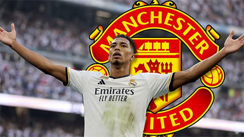 Simone Inzaghi celebrating with his Inter Milan players after beating Barcelona.