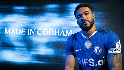 Simone Inzaghi celebrating with his Inter Milan players after beating Barcelona.