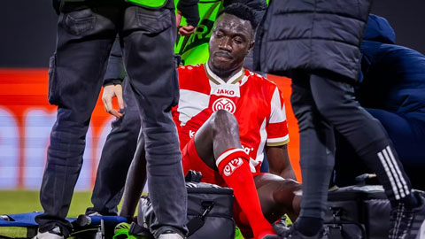 Tiền đạo của Mainz dính chấn thương kinh hoàng tại Conference League