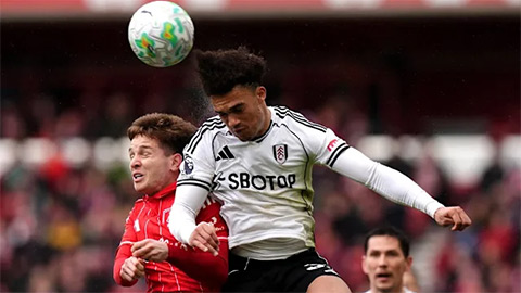 Vòng 30 Ngoại hạng Anh: Nottingham thoát khỏi nhóm rớt hạng