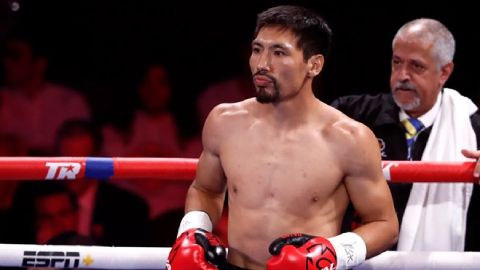 Simone Inzaghi celebrating with his Inter Milan players after beating Barcelona.