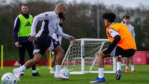 MU theo đuổi Nico Williams, tìm người thay Casemiro