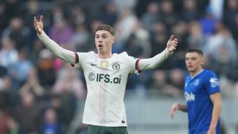 Cole Palmer nổi điên với Pedro Neto