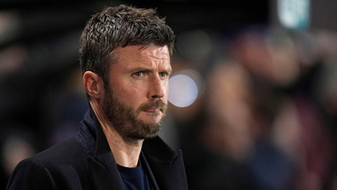 Simone Inzaghi celebrating with his Inter Milan players after beating Barcelona.