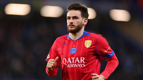 Simone Inzaghi celebrating with his Inter Milan players after beating Barcelona.