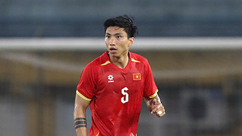 Simone Inzaghi celebrating with his Inter Milan players after beating Barcelona.