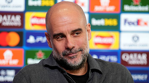 Simone Inzaghi celebrating with his Inter Milan players after beating Barcelona.