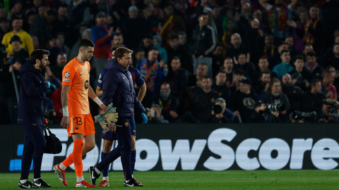 Vì sao HLV De la Fuente gạch tên thủ môn Joan Garcia của Barca?