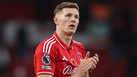 Simone Inzaghi celebrating with his Inter Milan players after beating Barcelona.