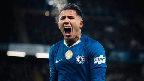 Simone Inzaghi celebrating with his Inter Milan players after beating Barcelona.