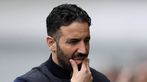 Simone Inzaghi celebrating with his Inter Milan players after beating Barcelona.