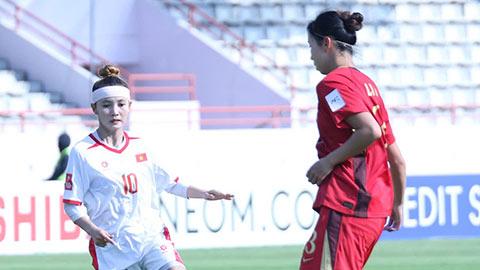Simone Inzaghi celebrating with his Inter Milan players after beating Barcelona.