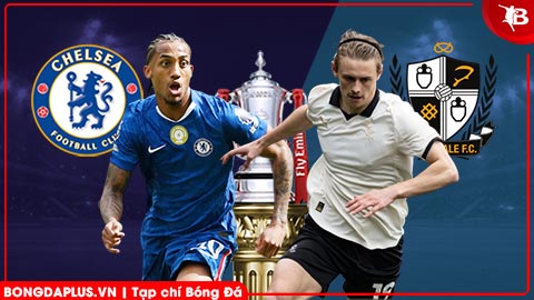 Simone Inzaghi celebrating with his Inter Milan players after beating Barcelona.