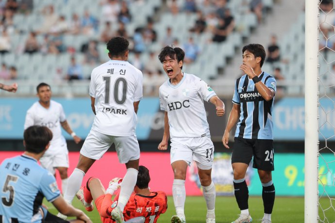  Nhận định Cheonan City vs Busan IPark 12h00 ngày 8/10: Tiếp tục bất bại