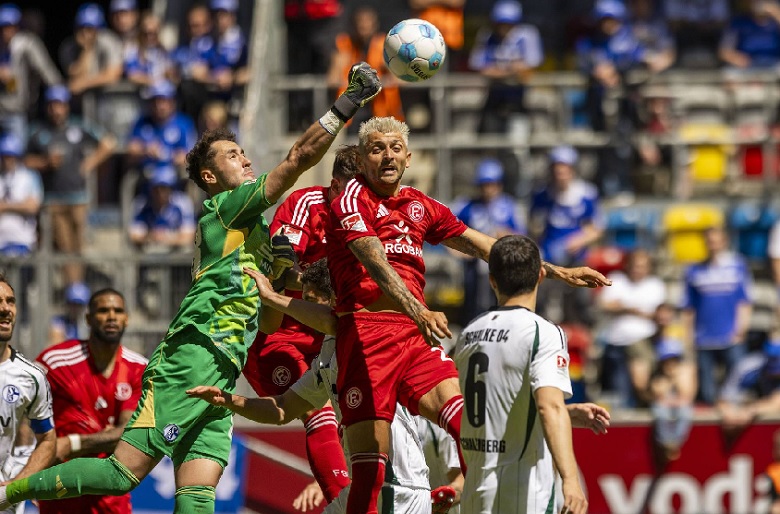 Nhận định Dusseldorf vs Schalke 0h30 ngày 6/12: Củng cố ngôi đầu - Ảnh 1