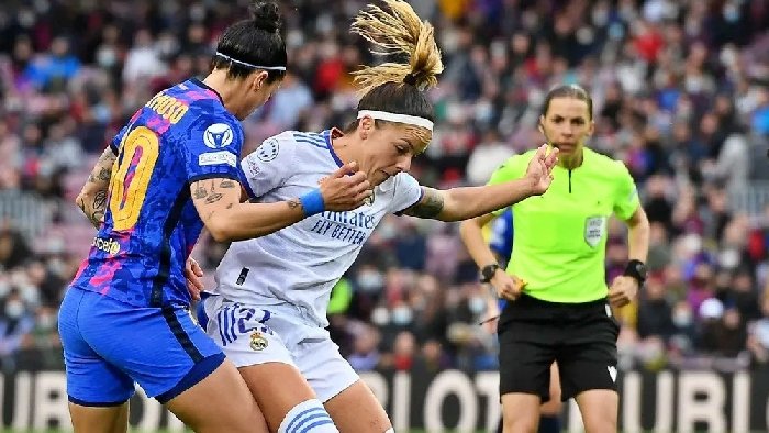  Nhật định phạt góc Nữ Real Madrid vs Nữ Barca, 0h45 ngày 26/03