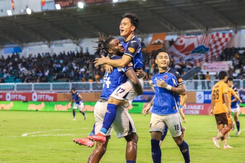 Nhận định Becamex TPHCM vs Hà Nội, 18h00 ngày 25/10: Món quà tặng tân HLV - Ảnh 1