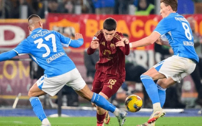  Nhật định phạt góc Napoli vs AS Roma, 2h45 ngày 16/02