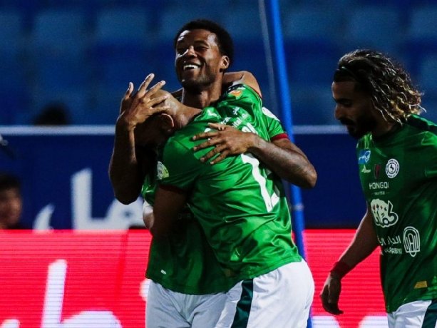 Nhật định phạt góc Al-Riyadh vs Al-Ettifaq, 0h30 ngày 26/12